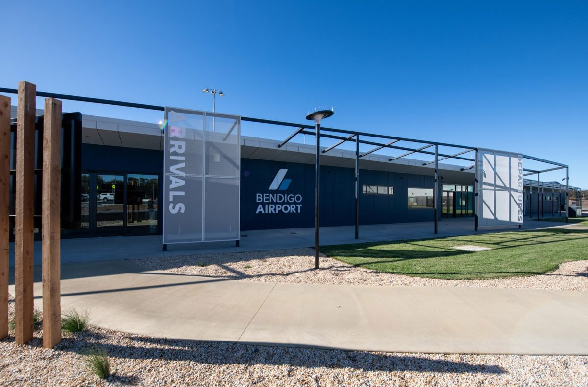 Bendigo-Airport Bendigo Airport terminal building with Arrivals and Departures signs.